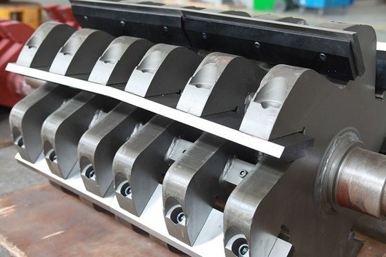 A garrafa de baixo nível de ruído do animal de estimação 1200kg/H desfaz-se da máquina plástica do triturador do desperdício